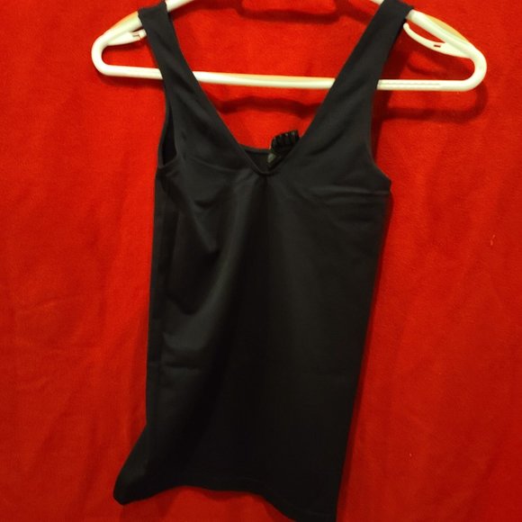 3 tops XS like new - Picture 3 of 7